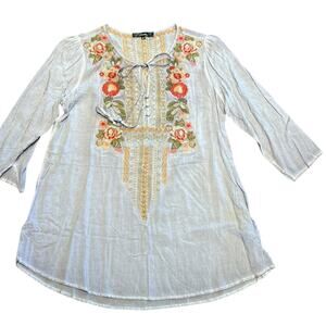 ANDREE BY UNIT Embroidered Top in Light Purple with Embroidered Front Small